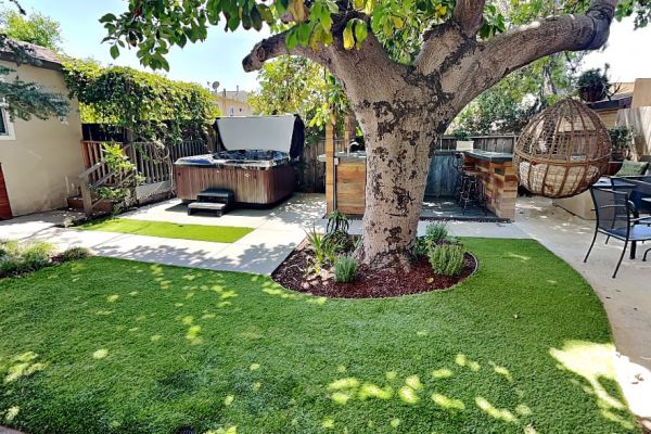 Cozy Home Near Zoo, Bay, Downtown Sleeps 4 (E)